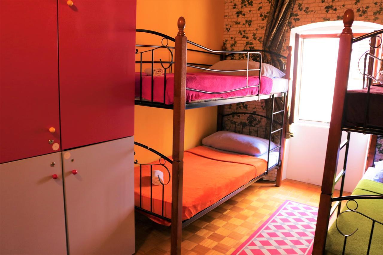 Hostel Alma 2 Poreč Zewnętrze zdjęcie