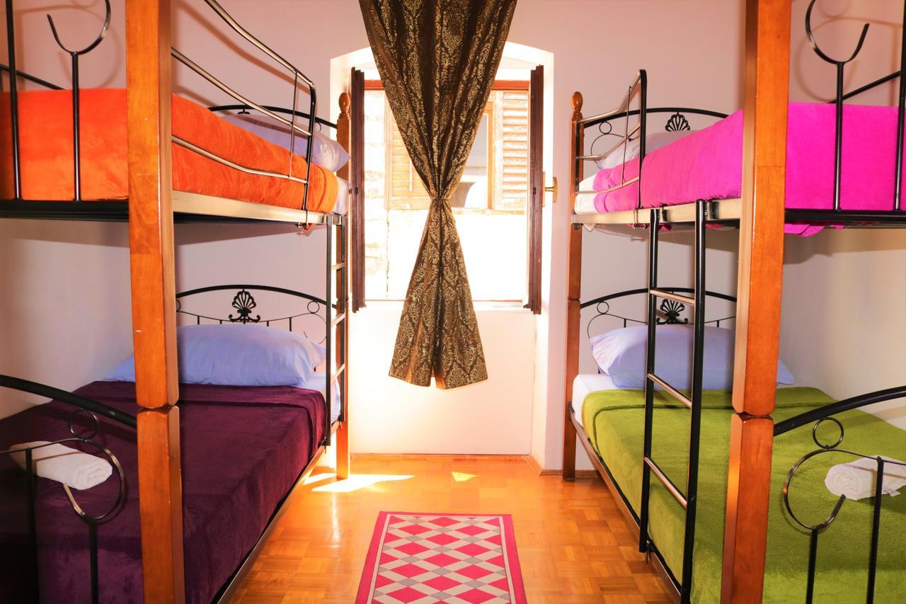 Hostel Alma 2 Poreč Zewnętrze zdjęcie